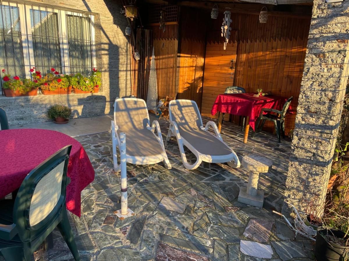 Al Cervo Tra I Laghi Bed & Breakfast Tavernerio Exterior photo