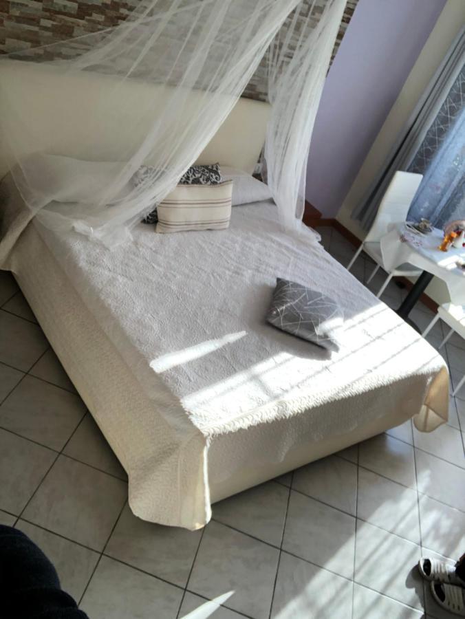 Al Cervo Tra I Laghi Bed & Breakfast Tavernerio Exterior photo